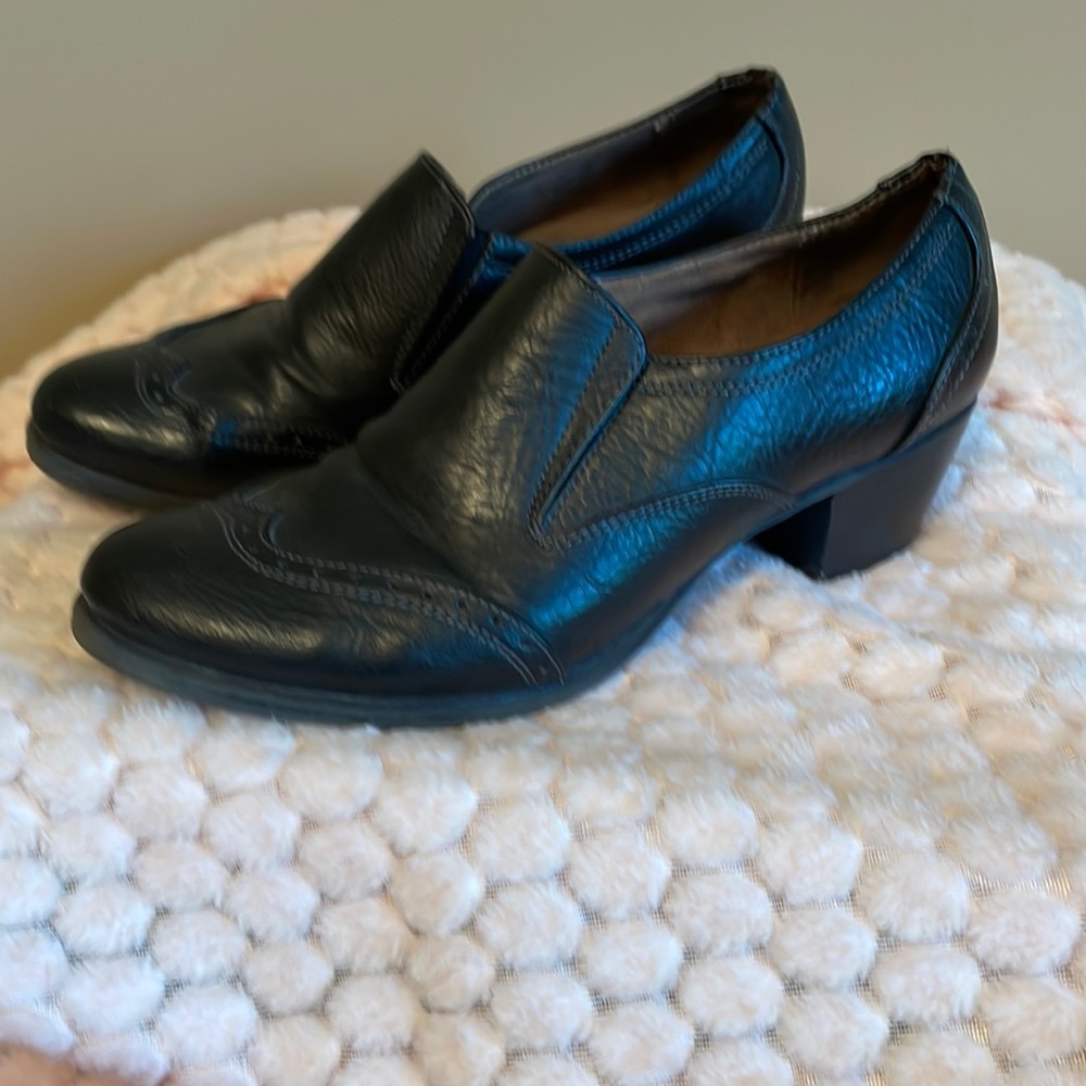 Black shoes